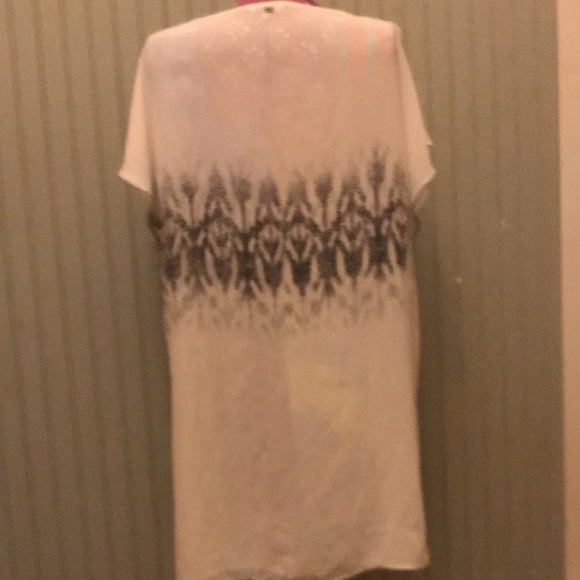 Awesome Guess Blouse - Picture 5 of 6